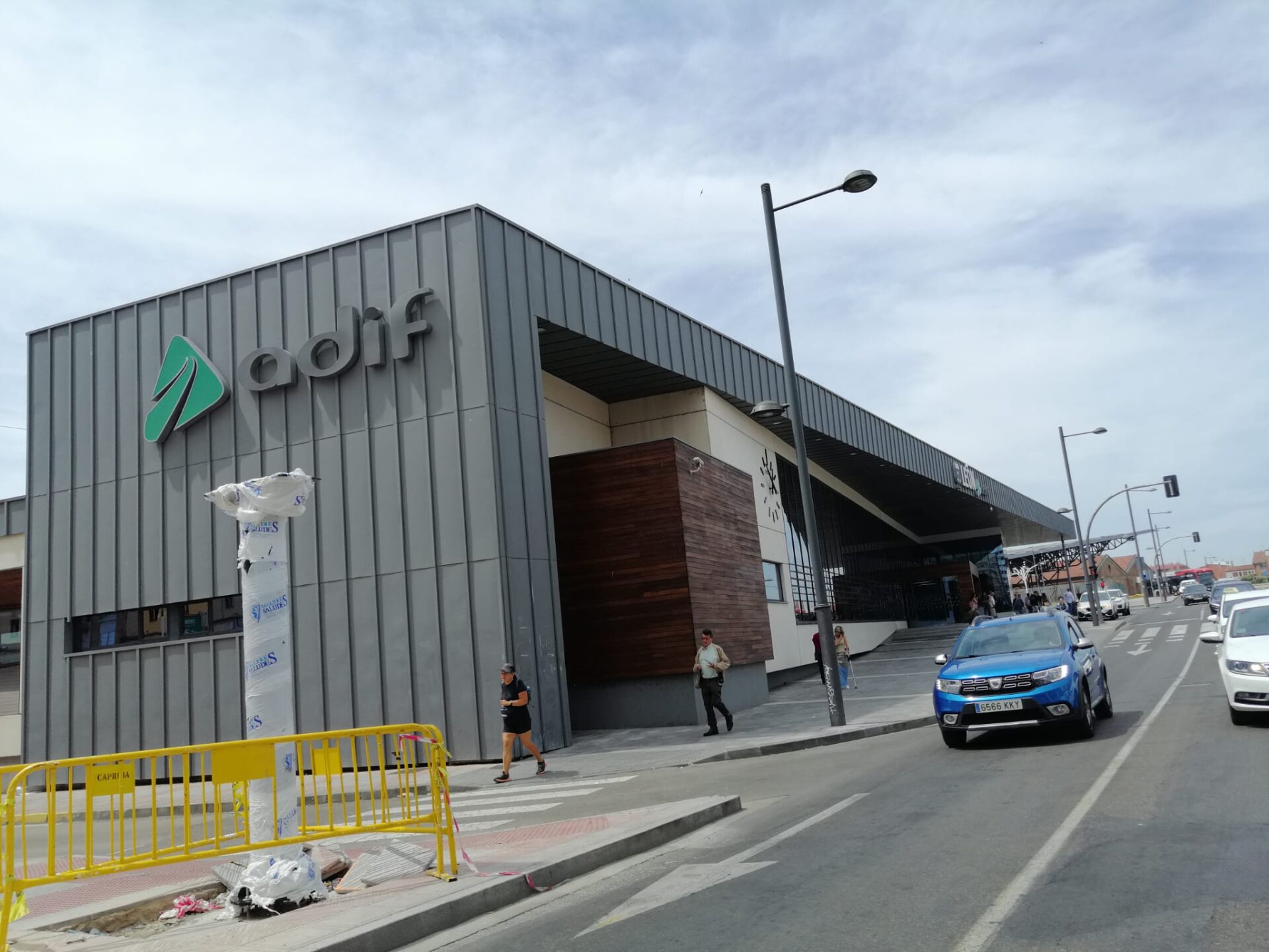 Una incidencia en la señalización entre Santas Martas y El Burgo Ranero provoca retrasos en trenes de media y larga distancia en León.