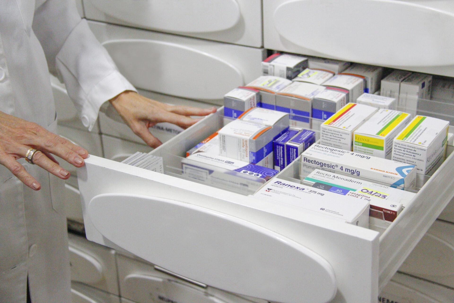 La Policía Nacional desarticula una red que usurpaba a médicos y vendía recetas falsas por Internet. Registro en Ponferrada y un detenido León.