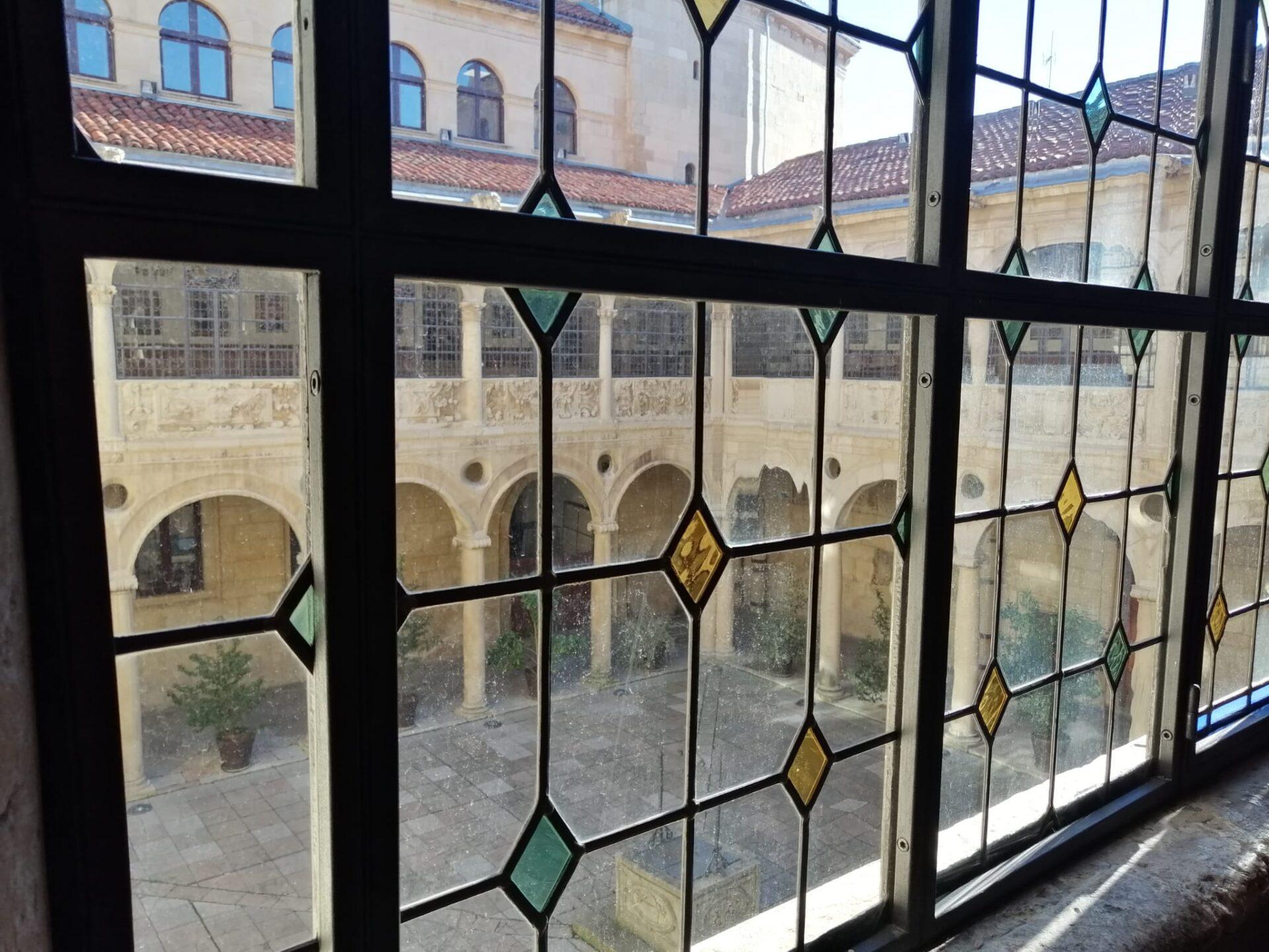Interior del Palacio de los Guzmanes, sede de la Diputación de León.