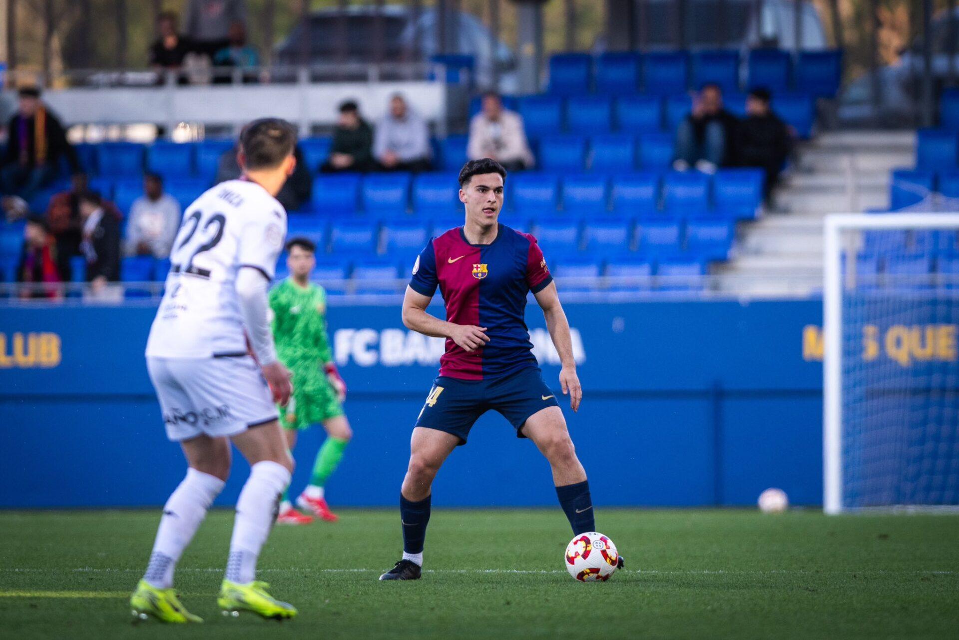 Un momento del partido entre Barcelona B y Cultural Leonesa. / @FCBARCELONAB