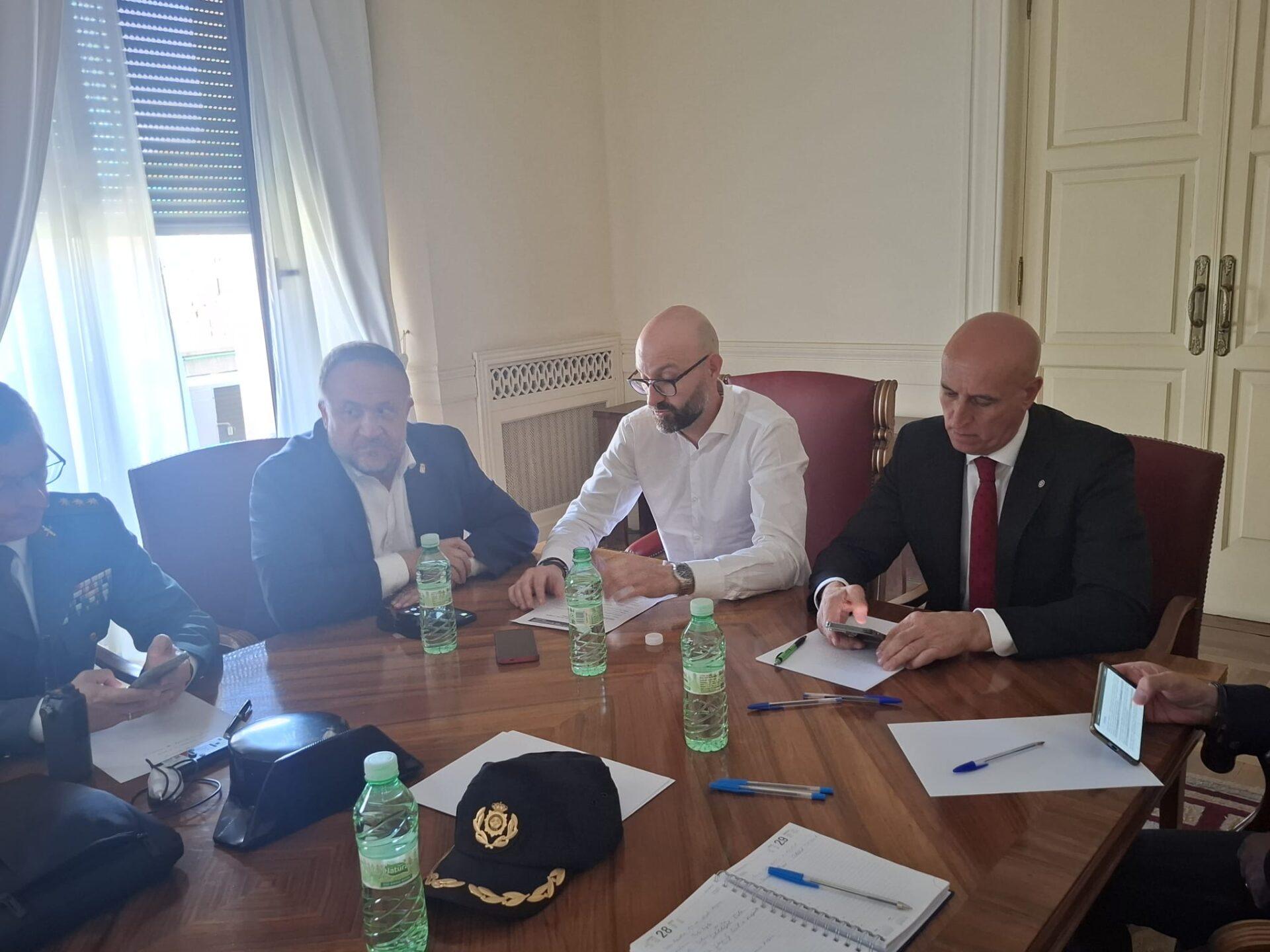 Gobierno, Diputación y Ayuntamiento se coordinaron en un gabinete de crisis en León.