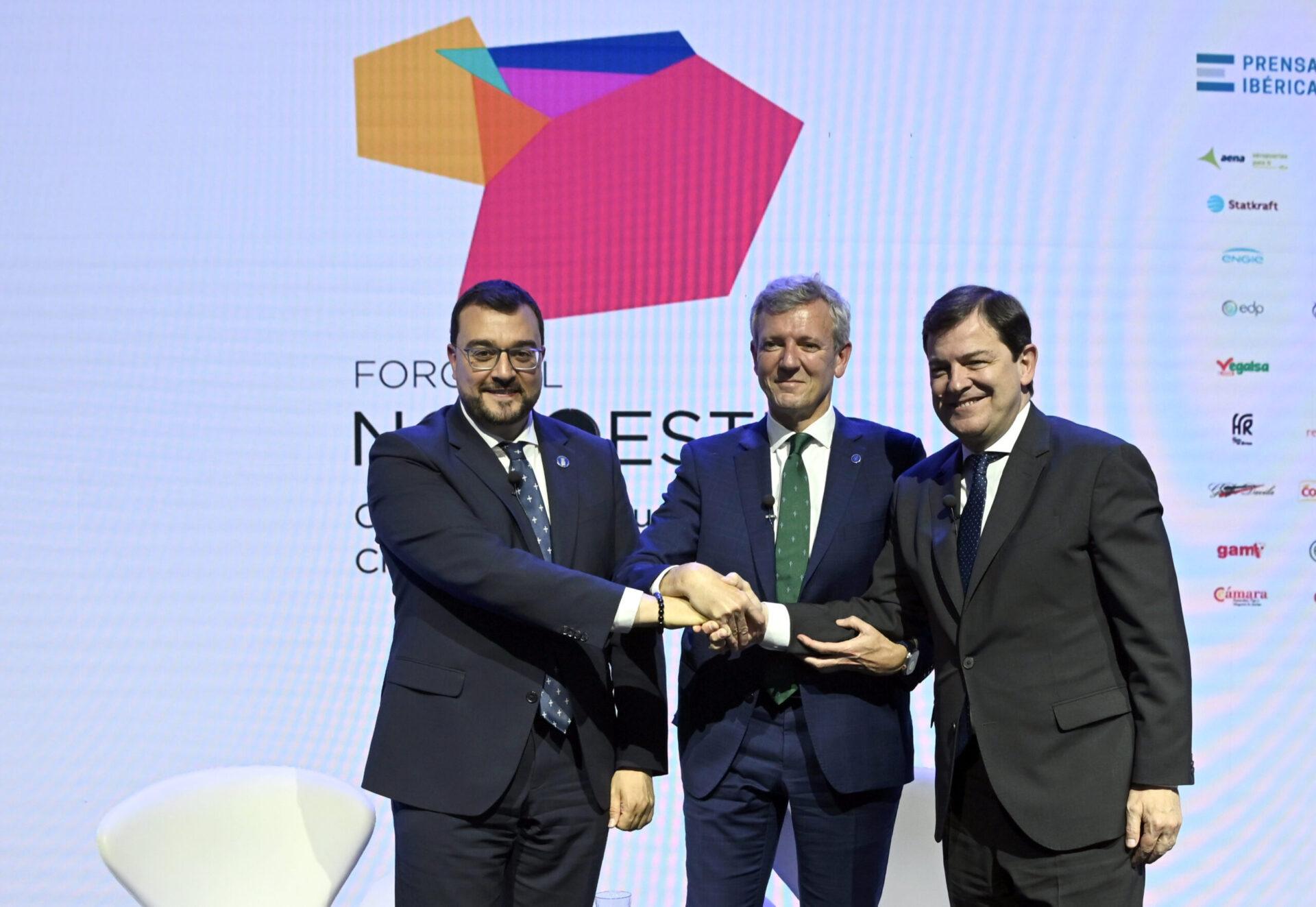 Los presidentes de Castilla y León, Alfonso Fernández Mañueco; Asturias, Adrián Barbón, y Galicia, Alfonso Rueda, participan en el I Foro del Noroeste, ‘Construyendo puentes. Creando futuro’.