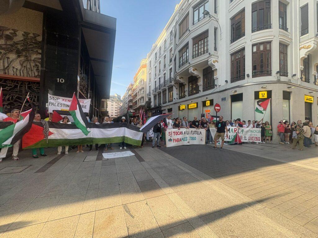 Manifestación en la avenida Ordoño II de León en apoyo al pueblo palestino. León 24 Horas.
