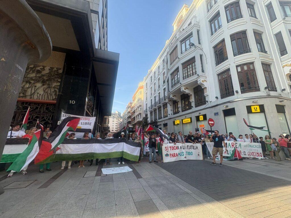 Manifestación en la avenida Ordoño II de León en apoyo al pueblo palestino. León 24 Horas.