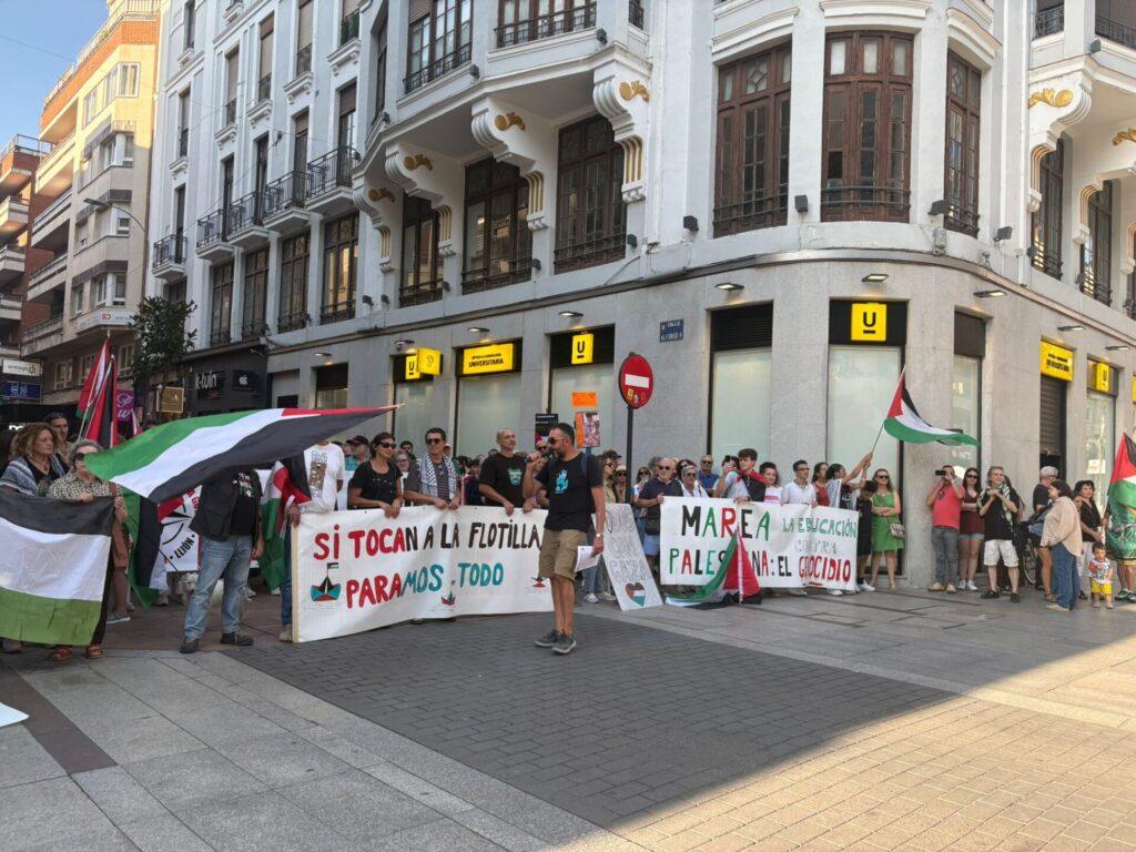Manifestación en la avenida Ordoño II de León en apoyo al pueblo palestino. León 24 Horas.