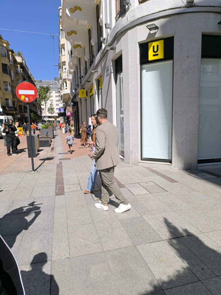 Rodaje de Xuso Jones en pleno centro de León, que este viernes convirtió varias calles de la ciudad en un improvisado plató de televisión. | León24horas