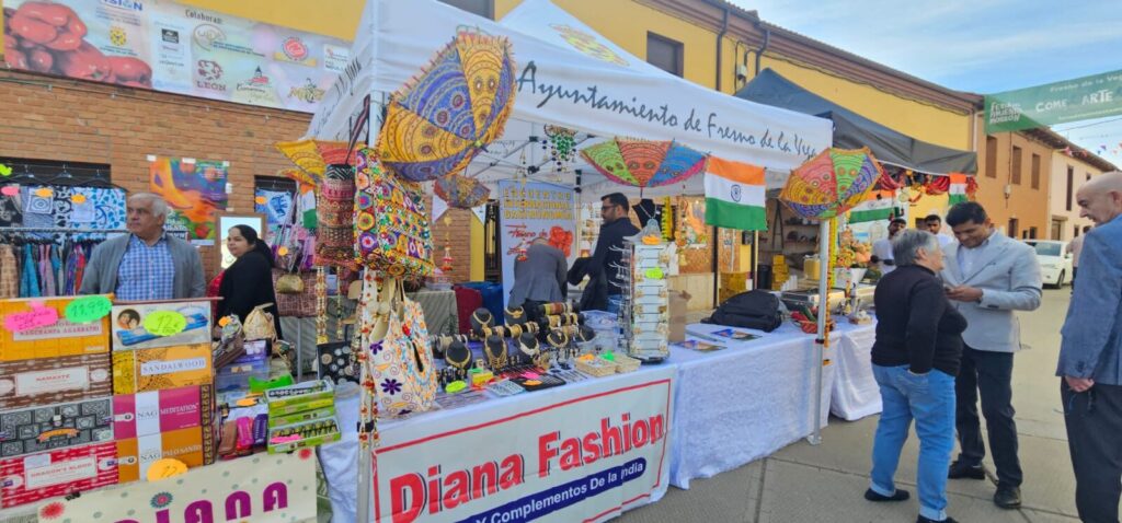 Ambiente en la 40ª Feria del Pimiento Morrón de Fresno de la Vega, donde los pimientos y la gastronomía fueron protagonistas.