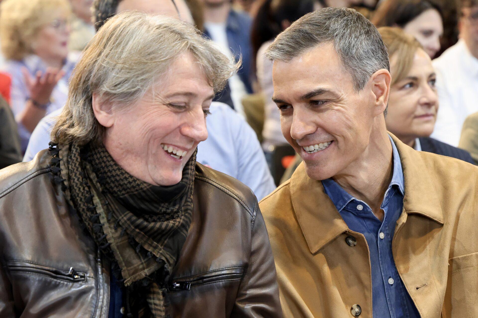El presidente del Gobierno, Pedro Sánchez, junto al secretario general del PSOECyL y candidato a la Presidencia de la Junta, Carlos Martínez. Campillo / ICAL