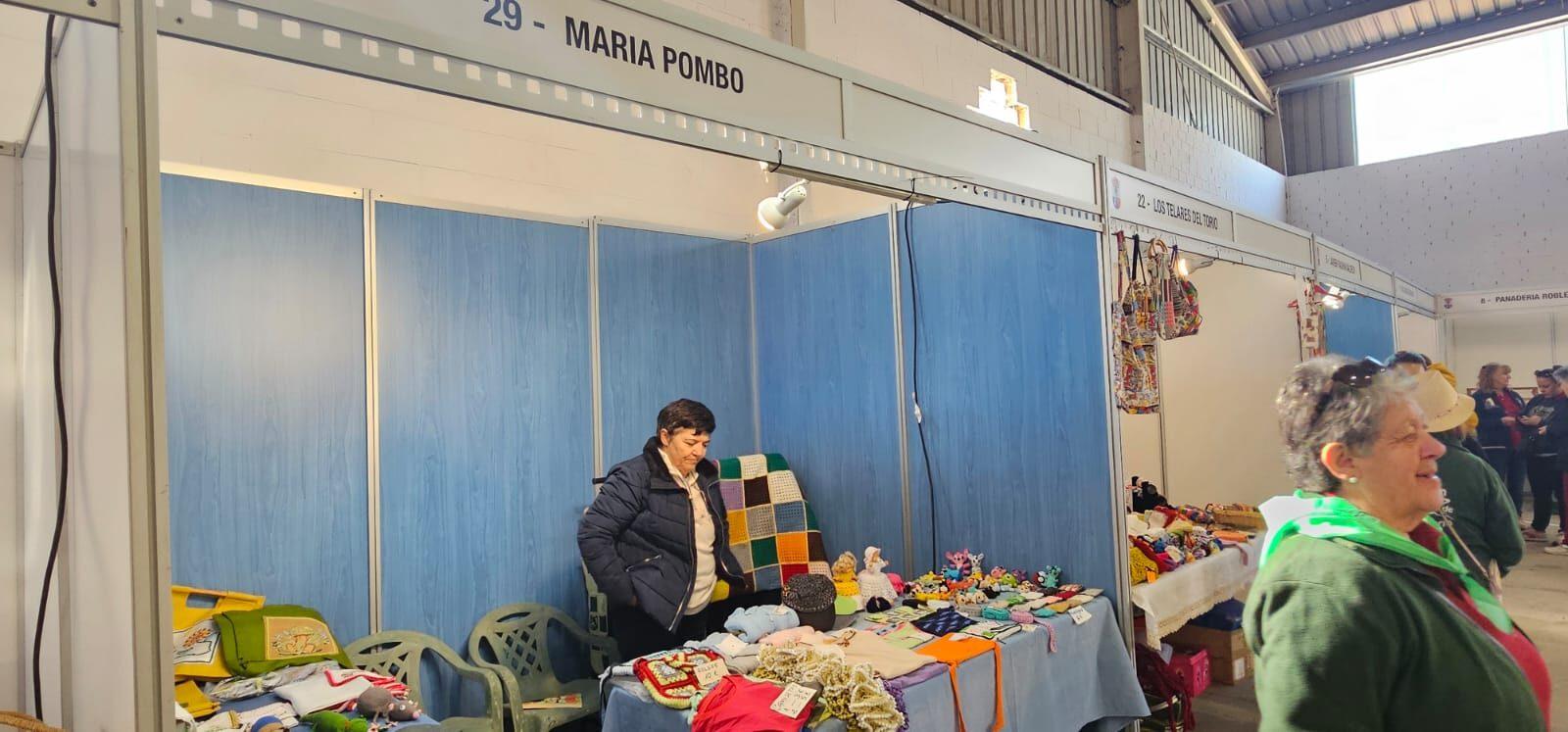 Participantes y visitantes durante la XXV Feria Tradicional de Cármenes, que llenó el municipio de color, música y tradición. | León 24 Horas