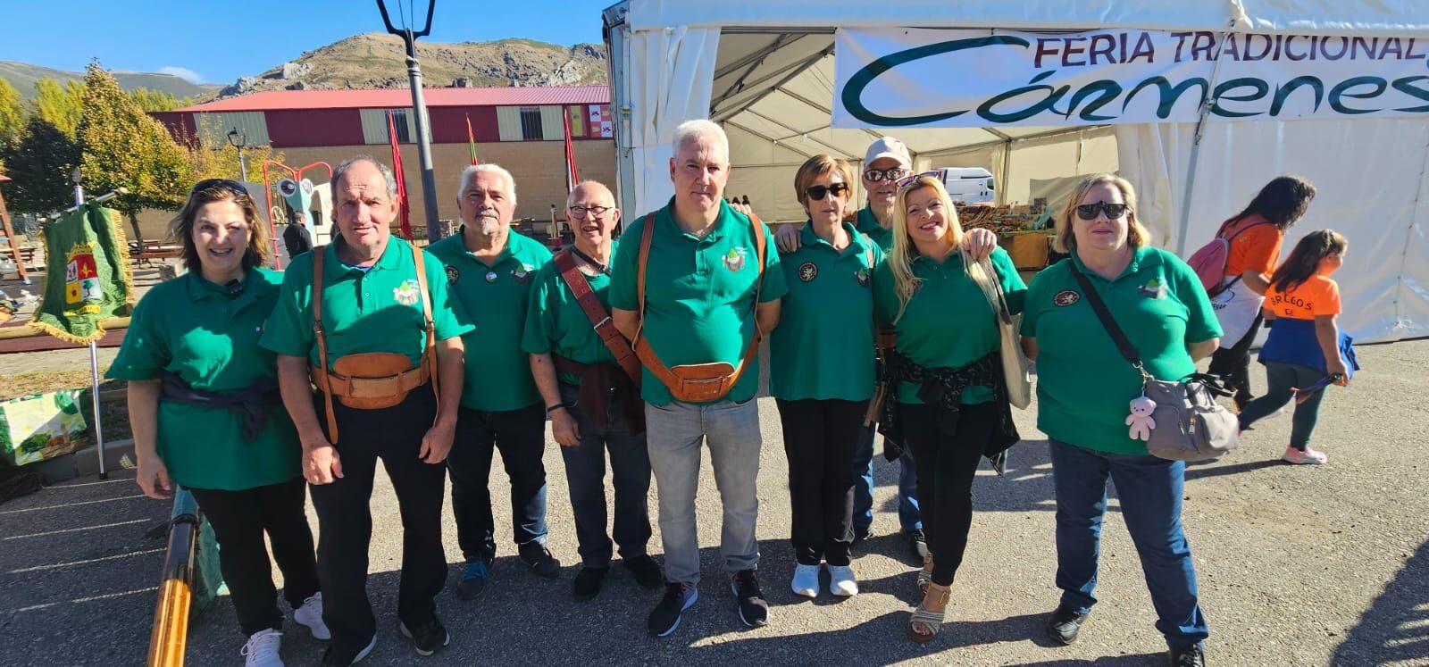 Participantes y visitantes durante la XXV Feria Tradicional de Cármenes, que llenó el municipio de color, música y tradición. | León 24 Horas