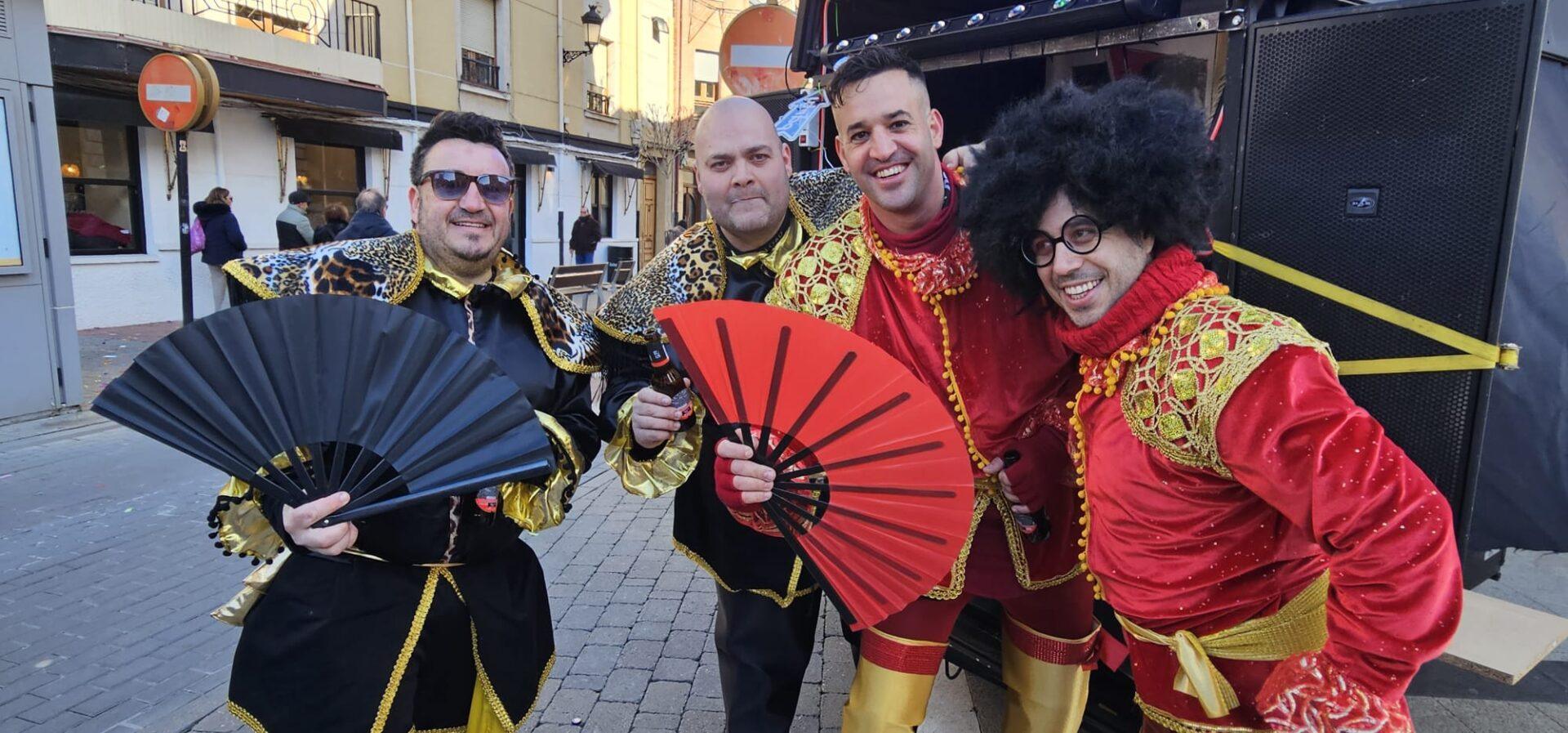 Este sábado en La Bañeza se vive la jornada favorita para los más creativos y originales con el Carnaval Auténtico. La clave es disfrutar.